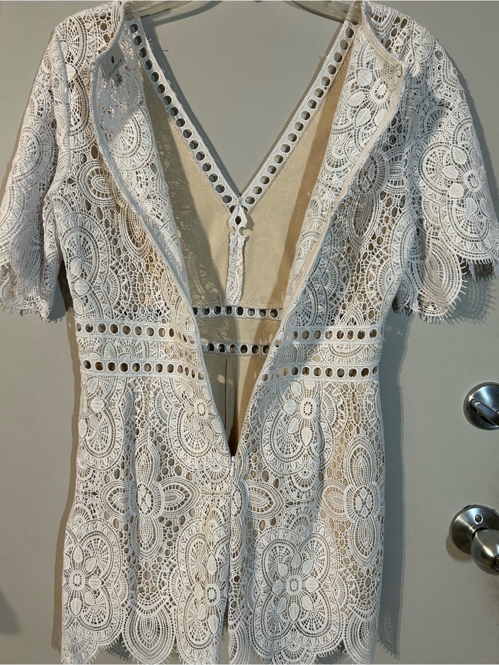 Women’s Lace Romper MEDIUM eyelet cut out trim flirty, festival, playsuit boho - Picture 7 of 9